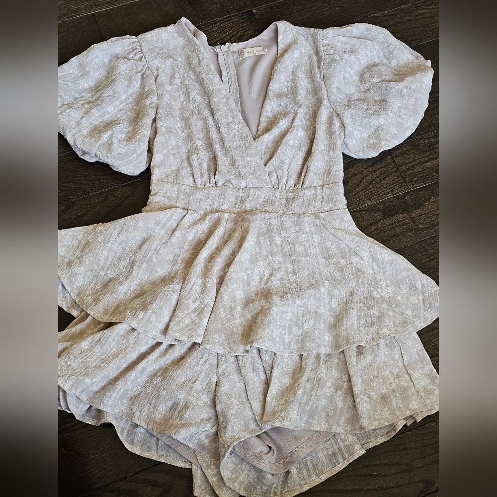 Altr'd State white light tan Puff Sleeve romper